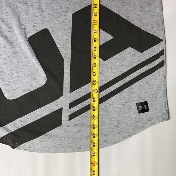 Under Armour Loose Gray Heat Gear Tshirt Large Graphic Print Large - Picture 8 of 8